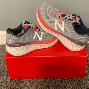 Women’s New Balance More size 5 1/2b